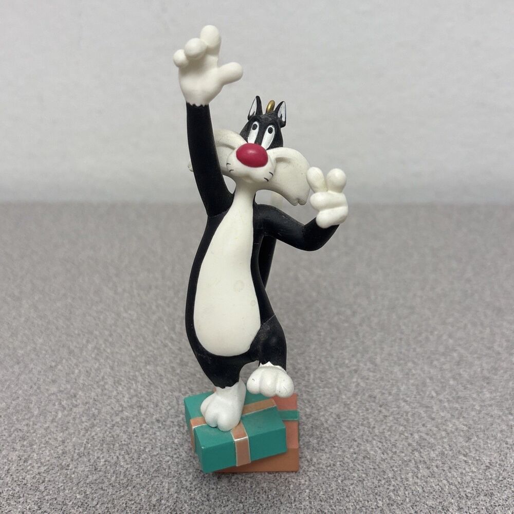 Vintage Sylvester Collectible Holiday Ornament 1995 Hallmark & Looney Tunes